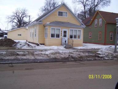 Main picture of 239 3rd Ave SE