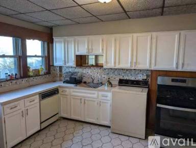 Main picture of 80 Fargo St