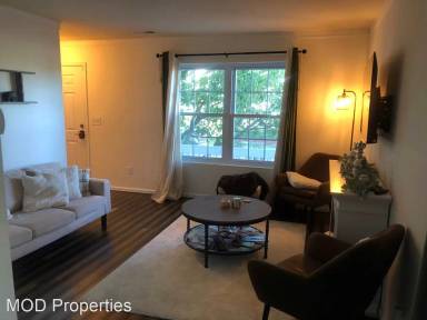 Main picture of 1502 S Buckley Way