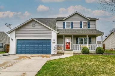 Main picture of 1316 Shining Armor Ln