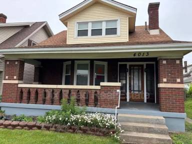 Main picture of 4013 E 3rd St