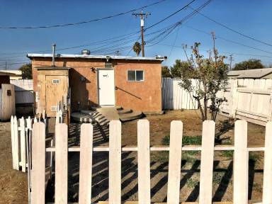 Main picture of 2121 1/2 Dairy Ave