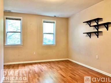 Main picture of 1633 W Superior St