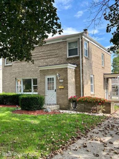 Main picture of 1016 Kingsway Ave