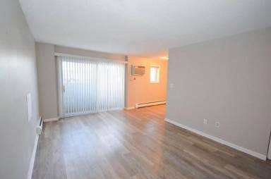 Main picture of 504 14th St SE
