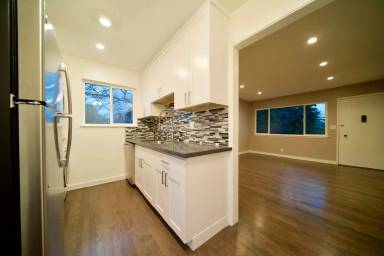 Main picture of 436 Standish St