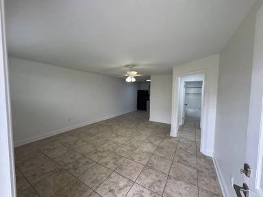 Main picture of 305 N Hullen St