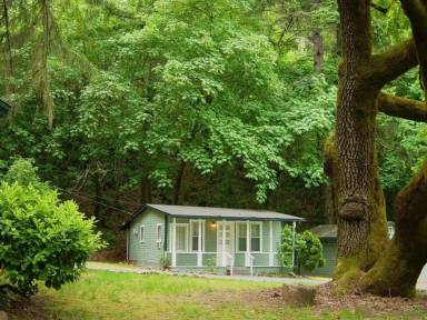 Main picture of 3251 Rogue River Hwy