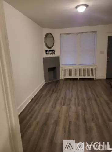 Main picture of 2405 Lamotte St