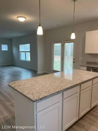 Main picture of 424 Infinity Cir