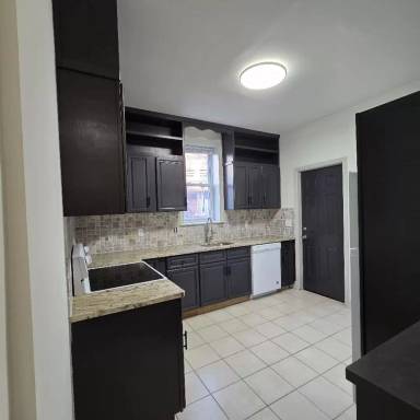 Main picture of 3217 W Montgomery Ave
