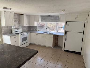 Main picture of 405 River Rd SE