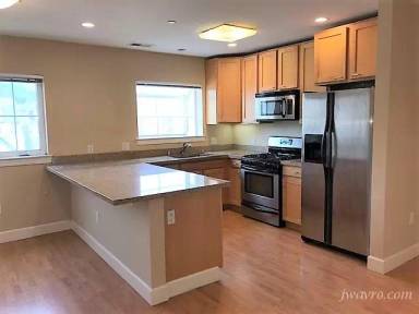 Main picture of 55 Linden Ave