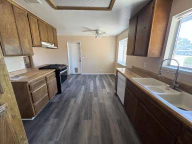 Main picture of 15716 Tokay St
