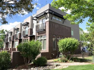 Main picture of 1297 Maple St