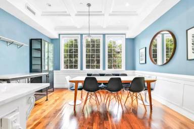 Main picture of 49 Irving Pl