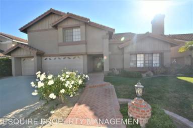 Main picture of 4950 Hollyglen Ct