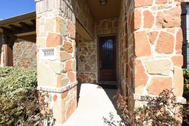 Main picture of 8000 Chickasaw Trl
