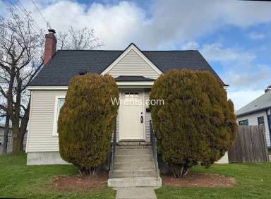 Main picture of 1528 W Augusta Ave