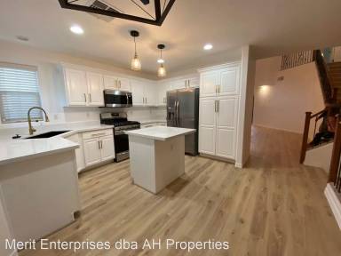 Main picture of 1335 E Julian Dr