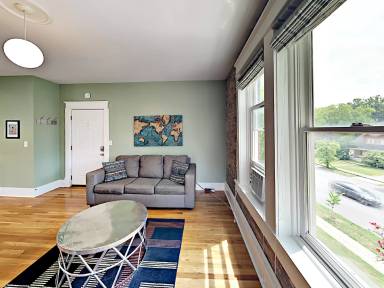 Main picture of 2120 Belmont Blvd
