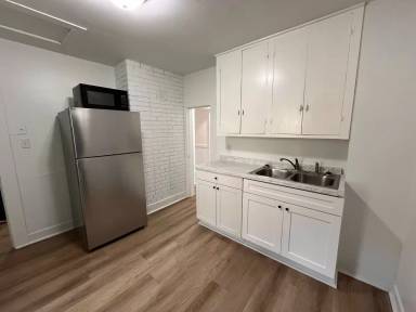 Main picture of 310 Plum St