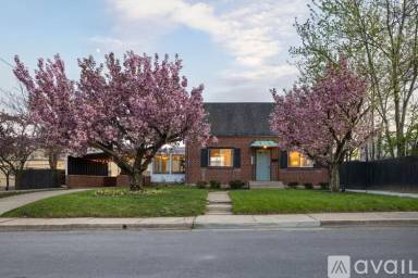 Main picture of 1027 W 6th Ave