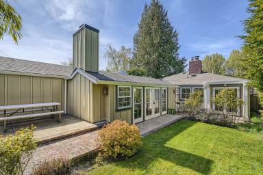 Main picture of 2318 Viewmont Way W