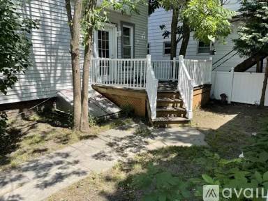 Main picture of 13 E Main St