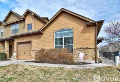 Main picture of 11228 Lost Maples Trl