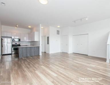 Main picture of 2700 W North Ave