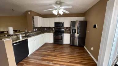 Main picture of 593 Lazelle Rd