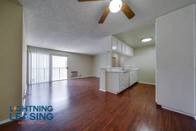 Main picture of 10250 Commerce Ave
