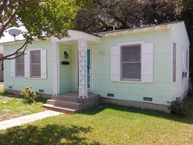 Main picture of 111 W Meadowlane Dr