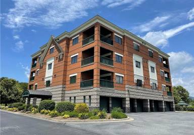 Main picture of 143 Sports Club Ln