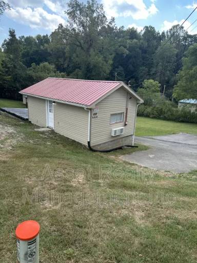 Main picture of 102 Lawson Ln