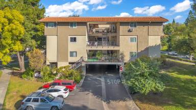 Main picture of 2370 Via Mariposa W