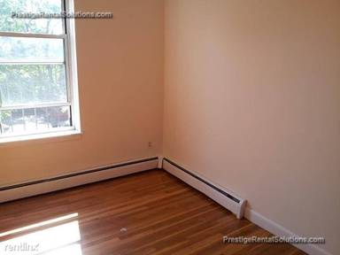 Main picture of 176 North Beacon St
