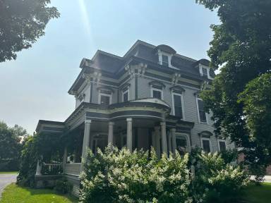 Main picture of 27 School St