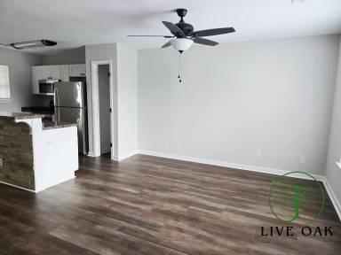 Main picture of 3065 Rushing St