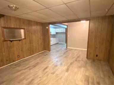 Main picture of 8 E Railroad St