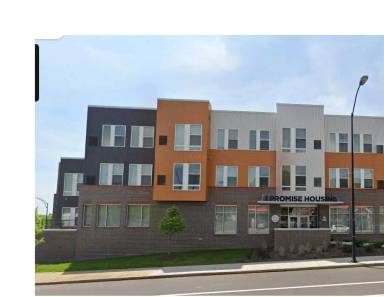 Main picture of 445 S Maple St