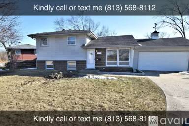 Main picture of 431 W Lake St