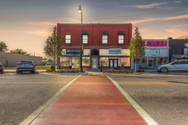 Main picture of 118 N Main St
