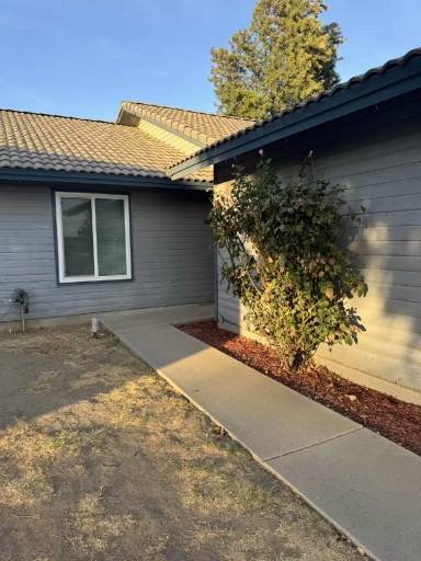 Main picture of 27345 Georgia Ave