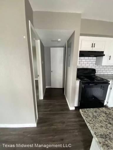 Main picture of 2102 Beechwood Ln