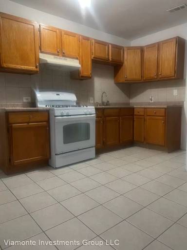 Main picture of 13451 S Brandon Ave