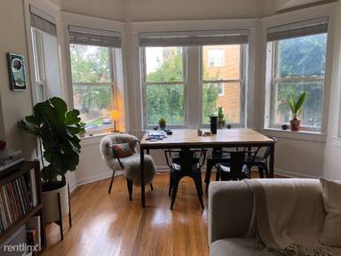 Main picture of 2056 N Sawyer Ave