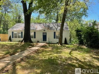 Main picture of 2074 Arlington Cir NW