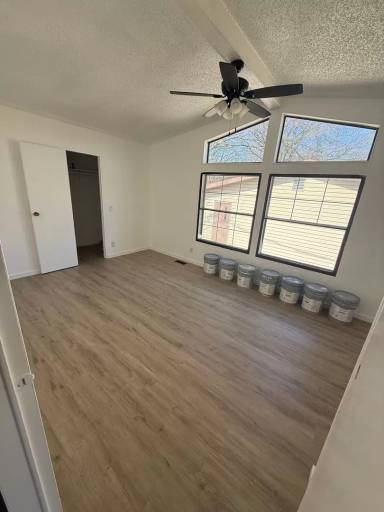 Main picture of 4710 Llano St